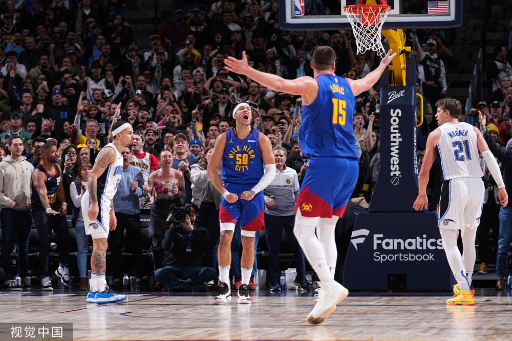 而黄蜂的轮 而黄蜂的轮