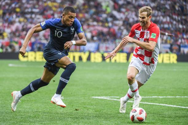 众多球探的 众多球探的